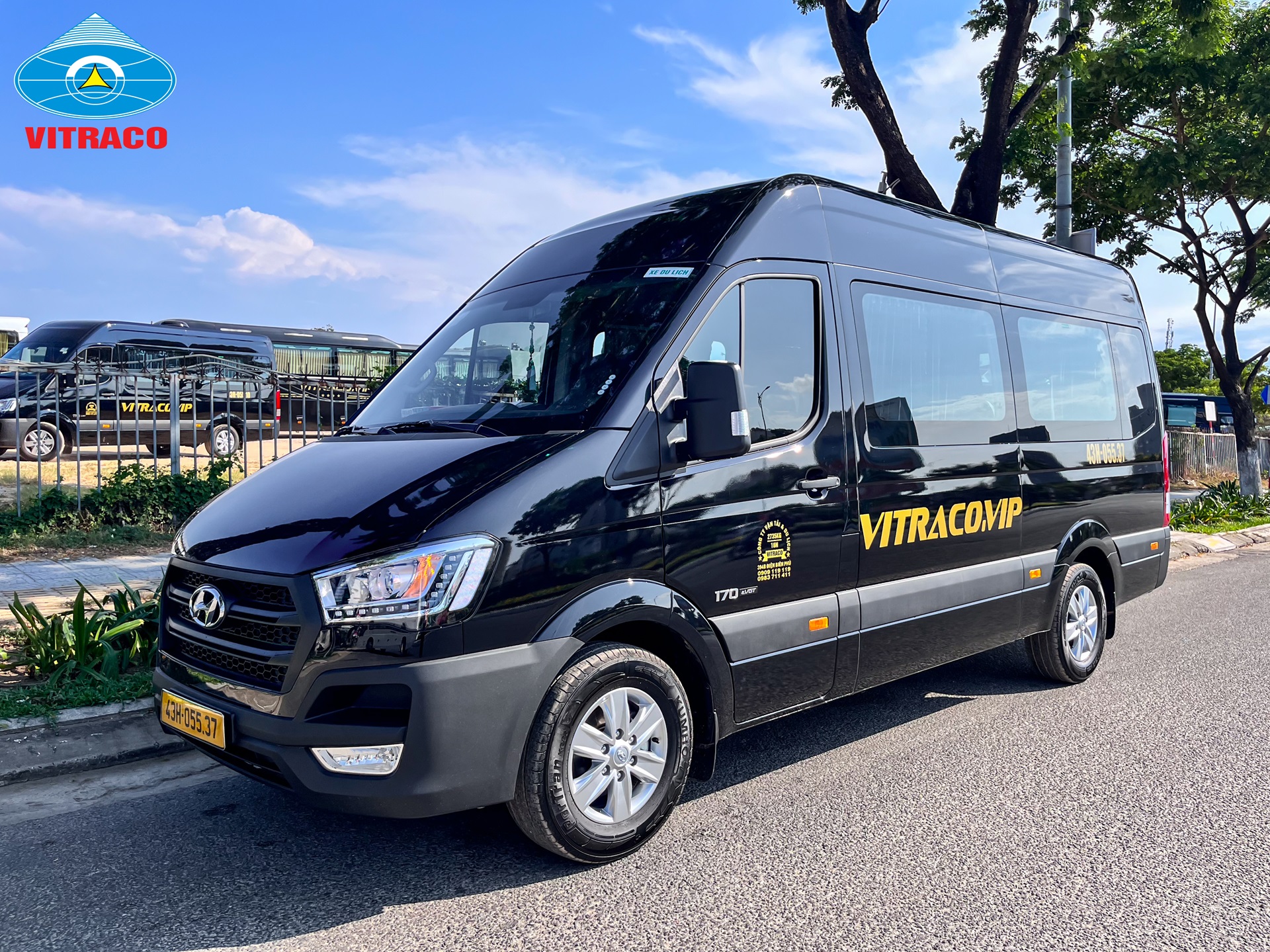 Cho-thue-xe-16-cho-da-nang-04